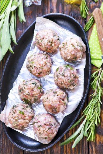 Meatball Soup with Noodles-raw meatballs